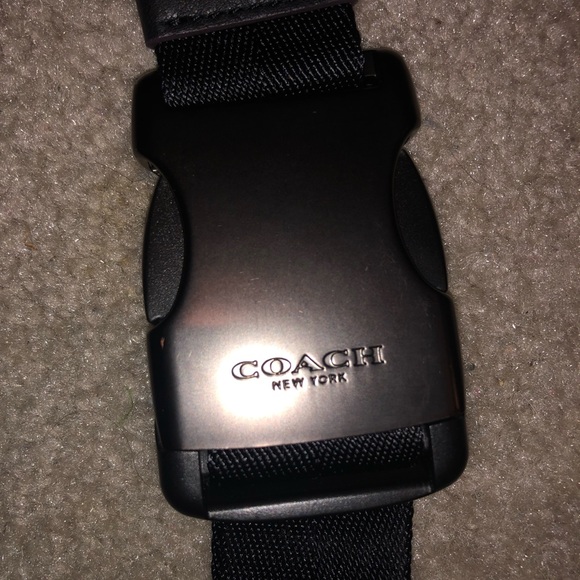 COACH- cross body - Picture 3 of 4